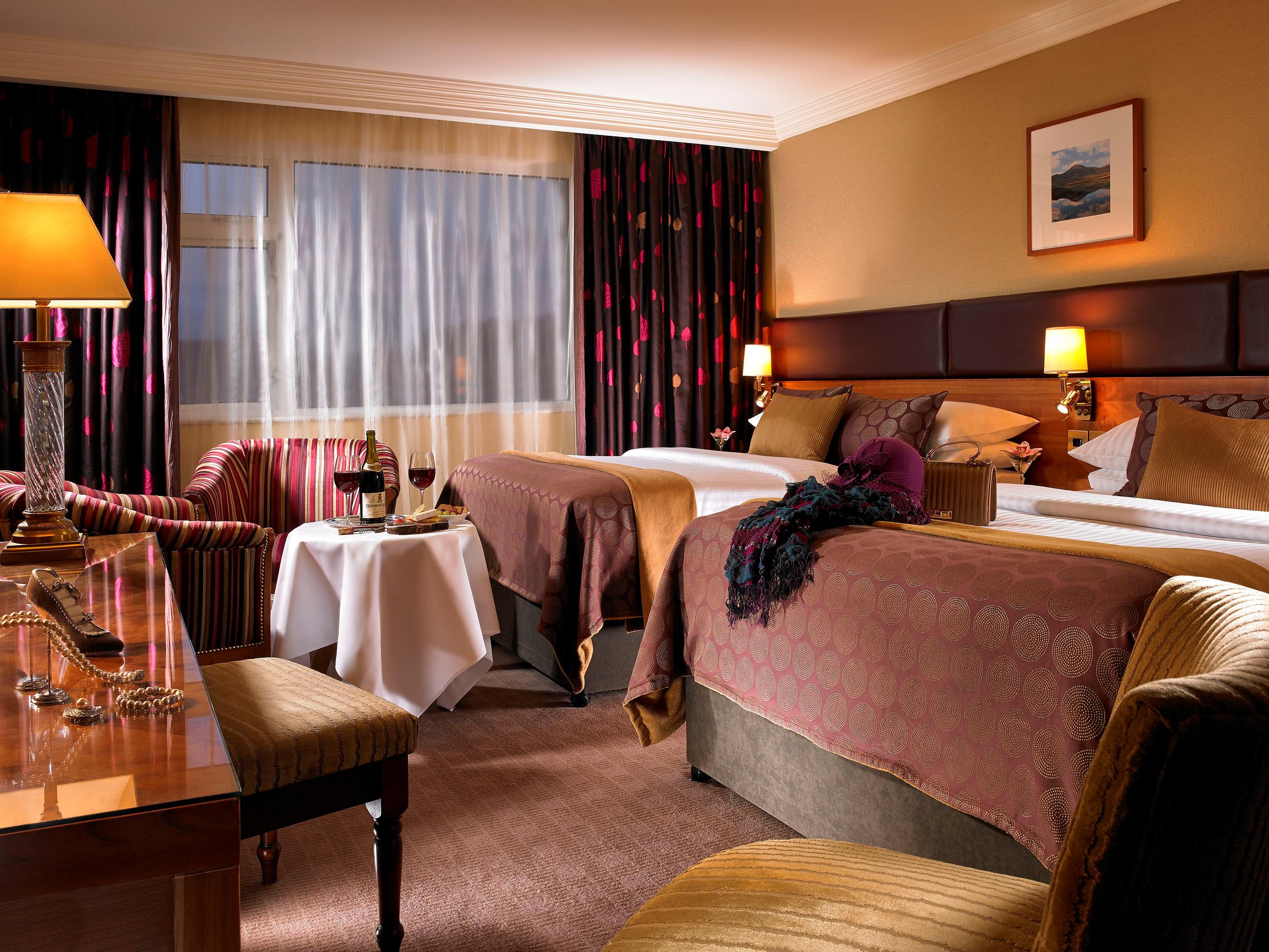 Castlecourt Hotel, Spa & Leisure Вэстпорт Экстерьер фото