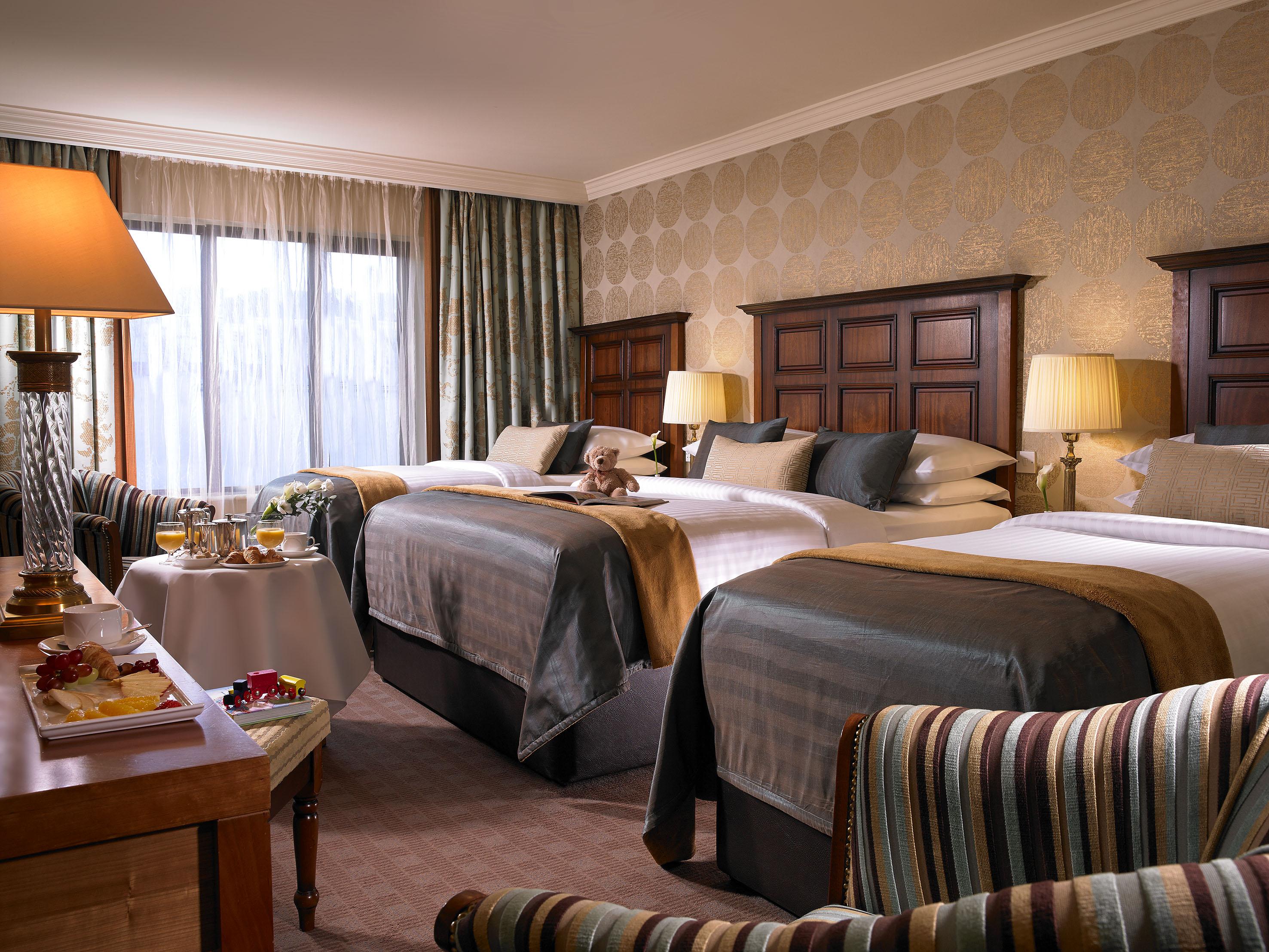 Castlecourt Hotel, Spa & Leisure Вэстпорт Экстерьер фото