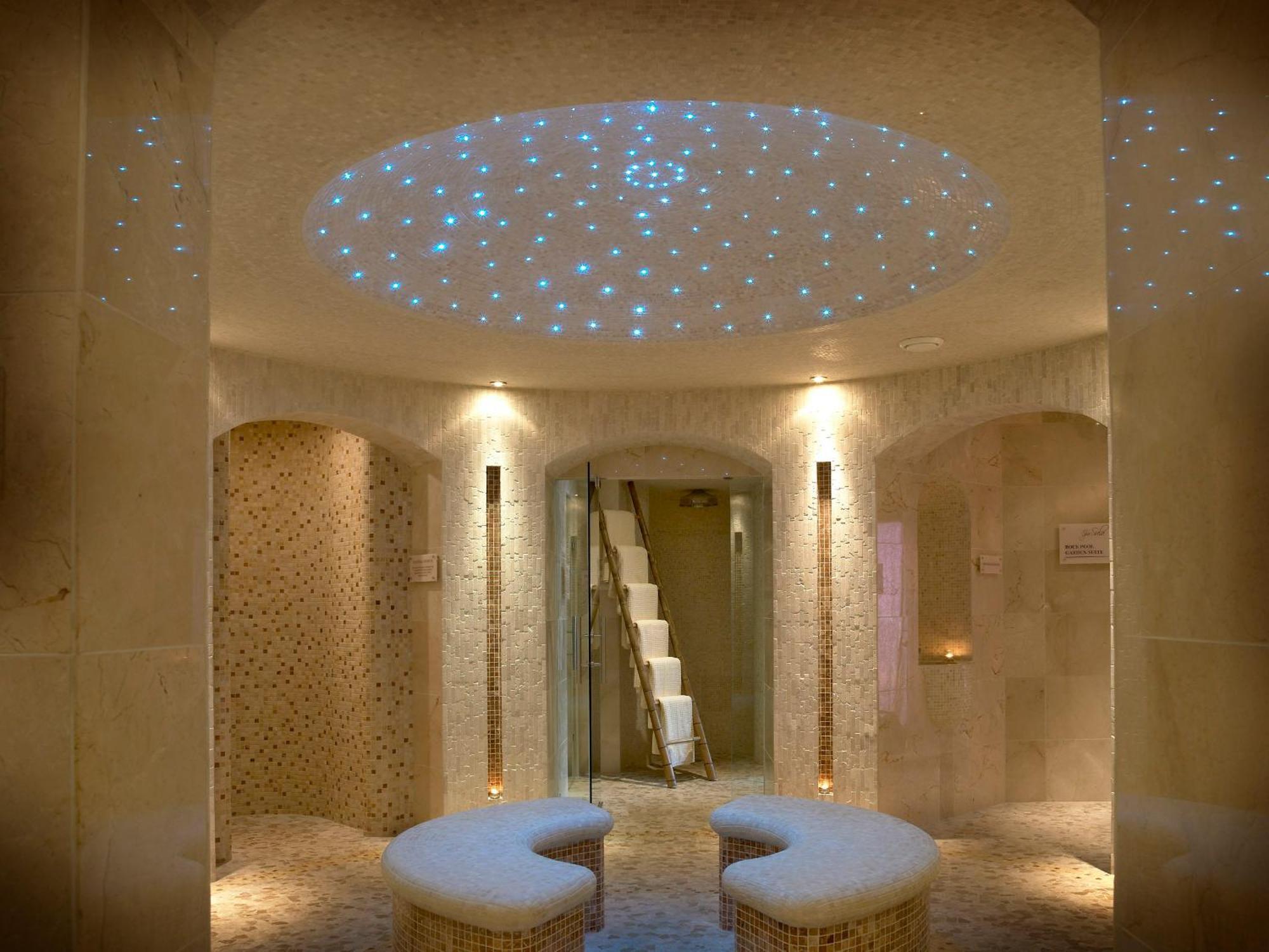 Castlecourt Hotel, Spa & Leisure Вэстпорт Экстерьер фото